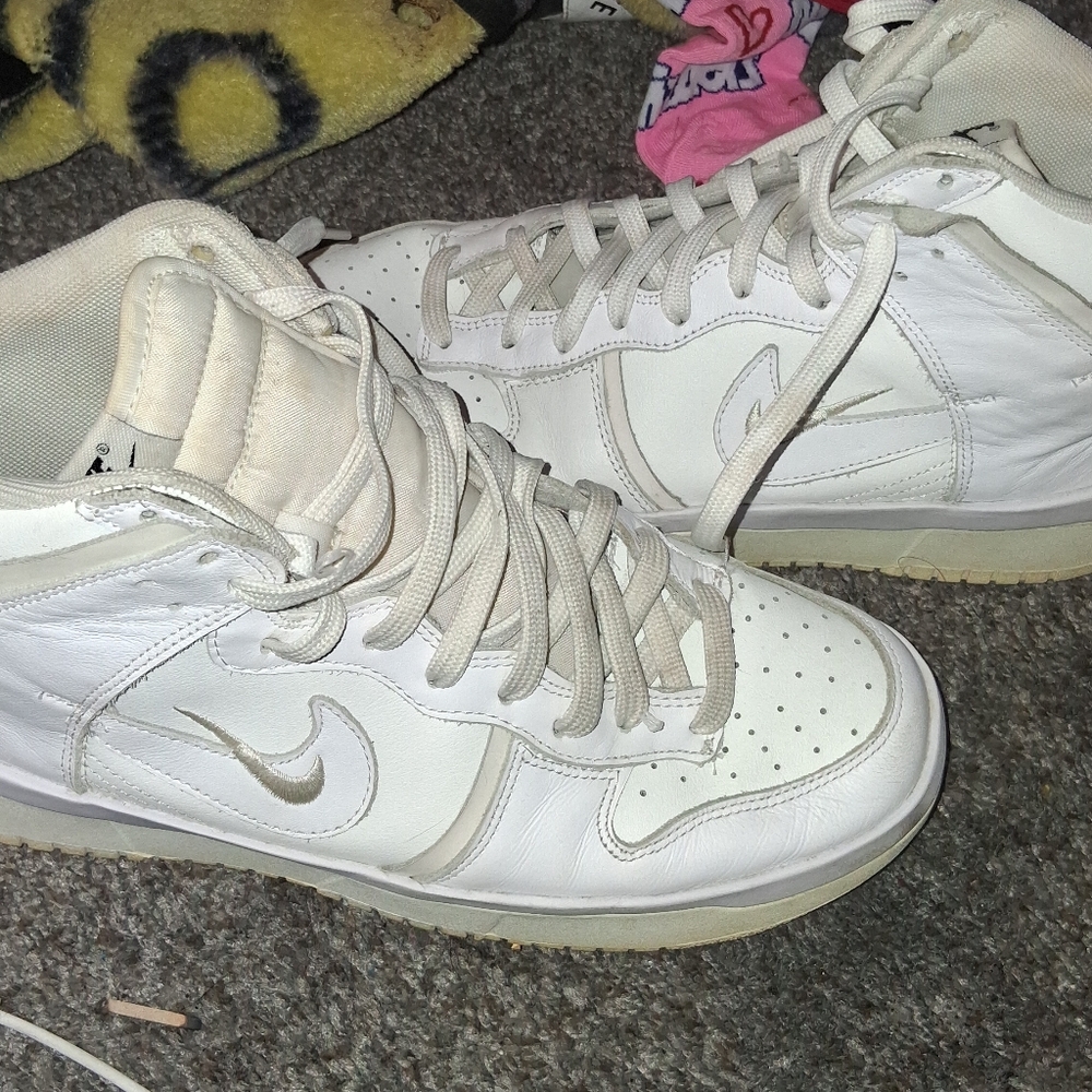 Mens Size 11.5 Nike White High-Top Sneakers with Logo